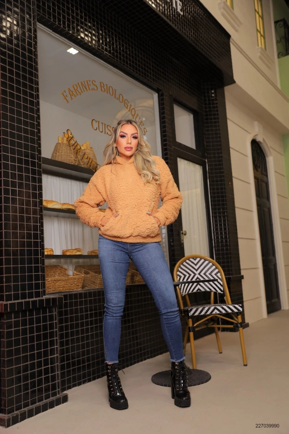 BLUSA TEDDY CARAMELO